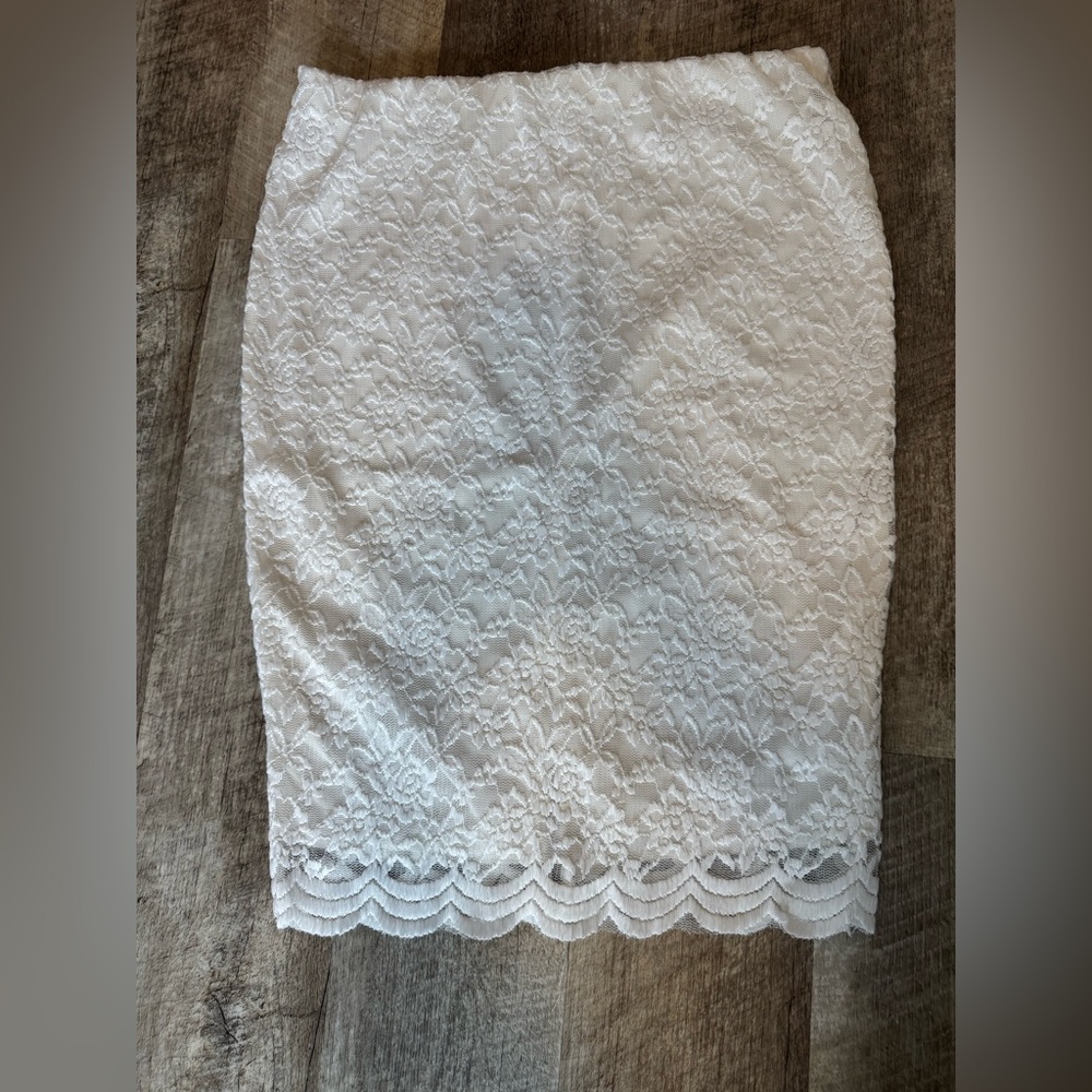 Nella Fantasia white lace midi skirt, lined size LARGE
